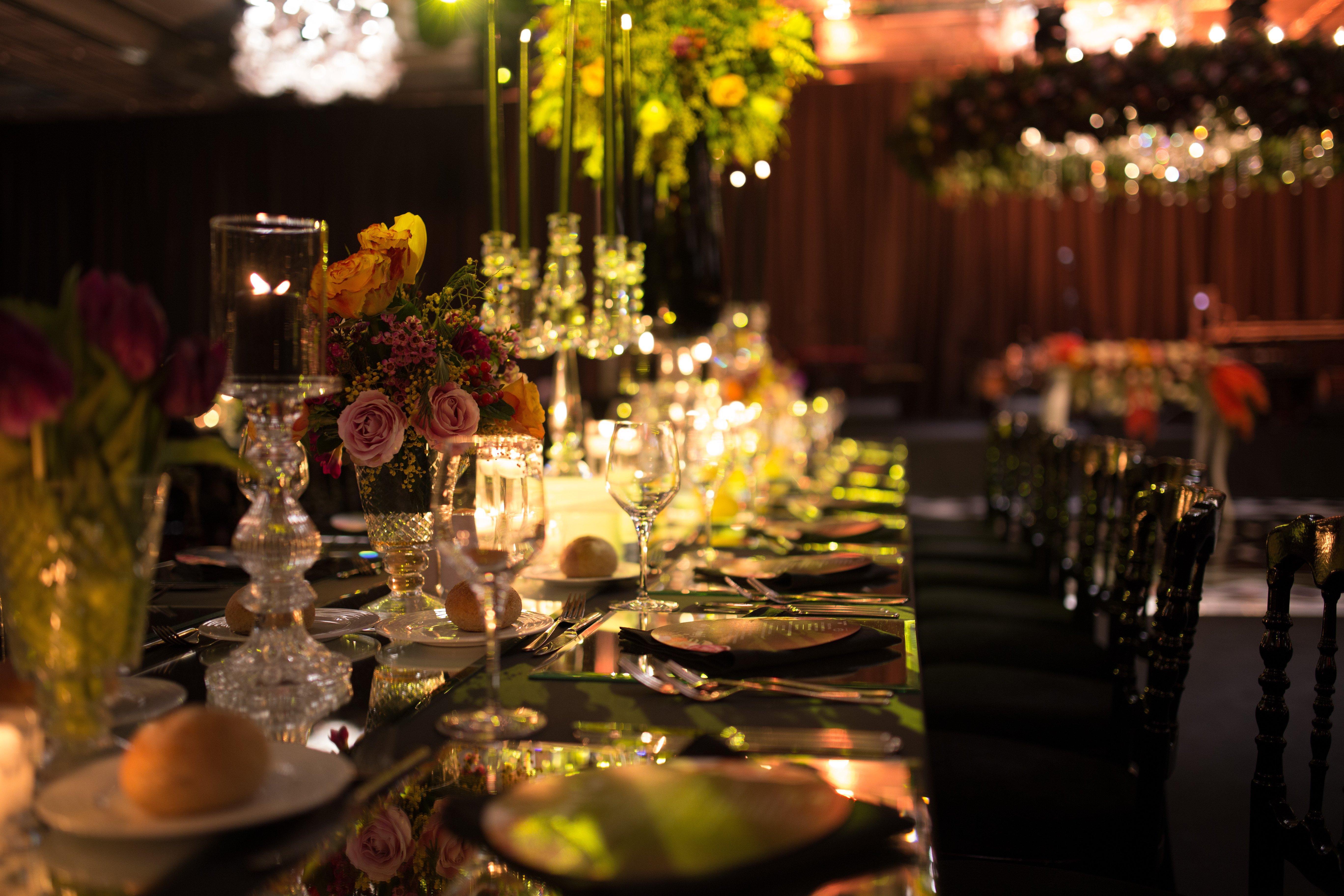Crowne Plaza Bursa Convention Center & Thermal Spa By Ihg Exteriör bild A table set for a formal dinner