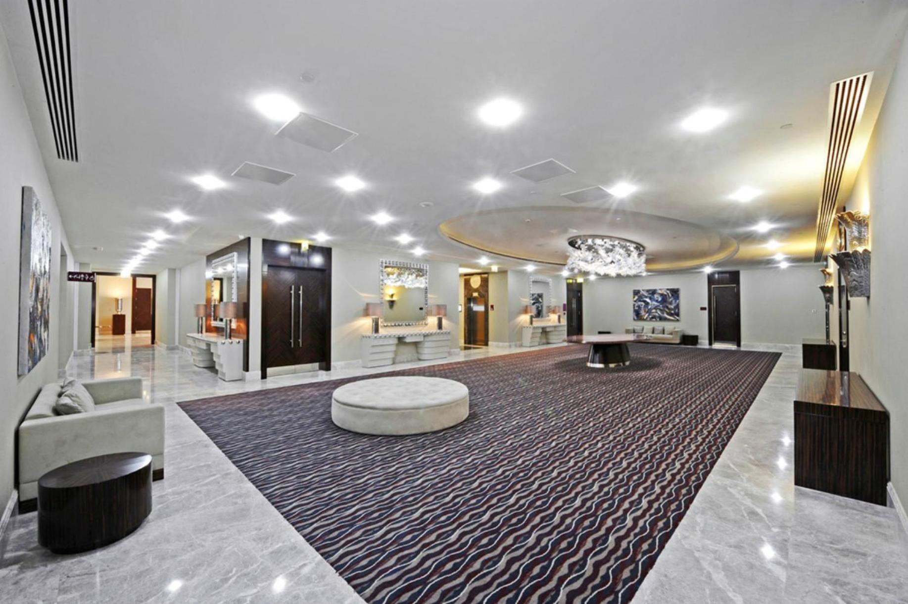 Crowne Plaza Bursa Convention Center & Thermal Spa By Ihg Exteriör bild The lobby of the hotel