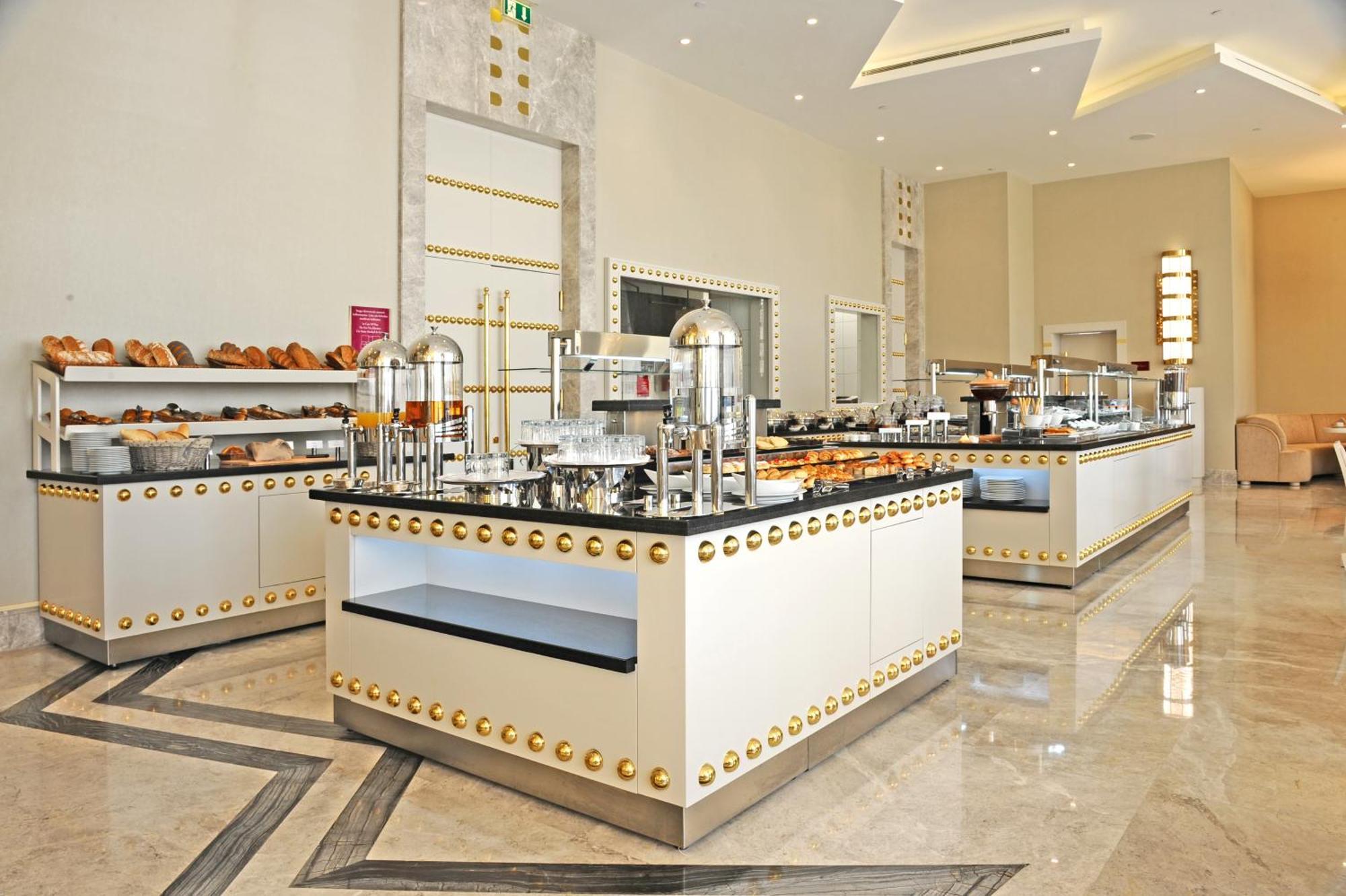 Crowne Plaza Bursa Convention Center & Thermal Spa By Ihg Exteriör bild The buffet at the hotel
